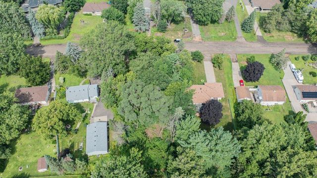 1984 Prosperity Road N, Maplewood, MN 55109