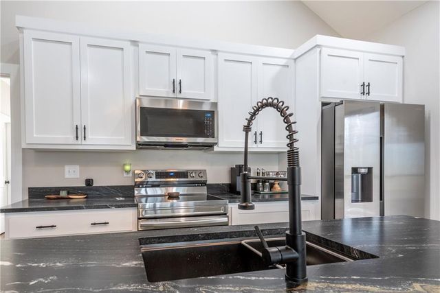 110 Burnt Mountain Cove Road, Jasper, GA 30143