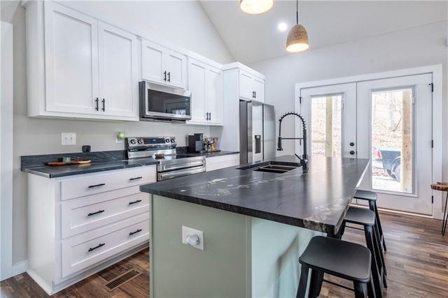 110 Burnt Mountain Cove Road, Jasper, GA 30143