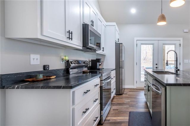 110 Burnt Mountain Cove Road, Jasper, GA 30143