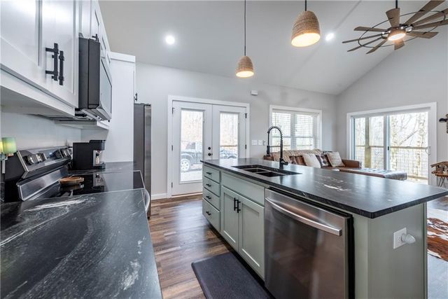 110 Burnt Mountain Cove Road, Jasper, GA 30143