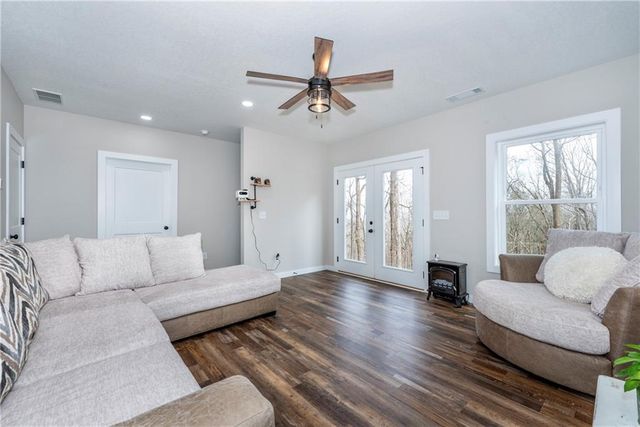 110 Burnt Mountain Cove Road, Jasper, GA 30143