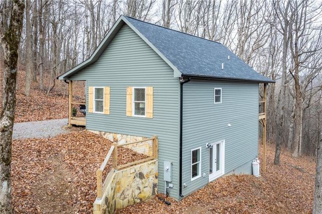 110 Burnt Mountain Cove Road, Jasper, GA 30143