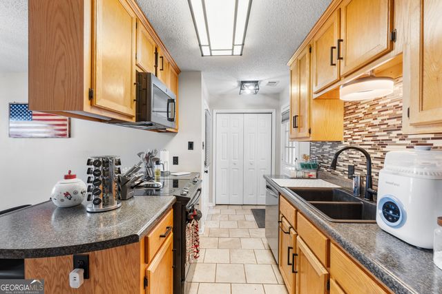 121 Chadwyck Circle, Bonaire, GA 31005