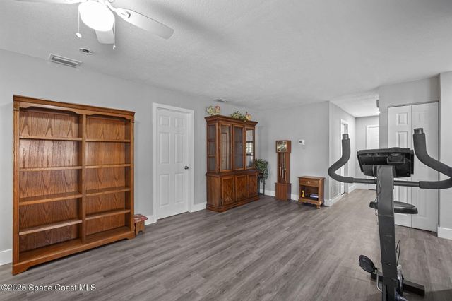 284 Emerson Drive NW, Palm Bay, FL 32907