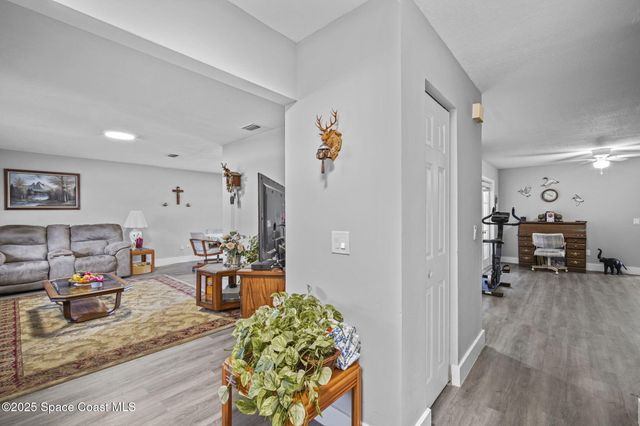 284 Emerson Drive NW, Palm Bay, FL 32907