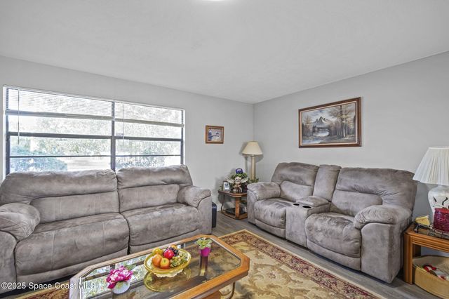 284 Emerson Drive NW, Palm Bay, FL 32907