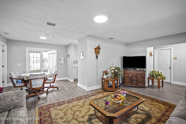 284 Emerson Drive NW, Palm Bay, FL 32907