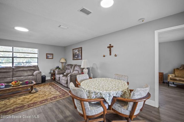 284 Emerson Drive NW, Palm Bay, FL 32907