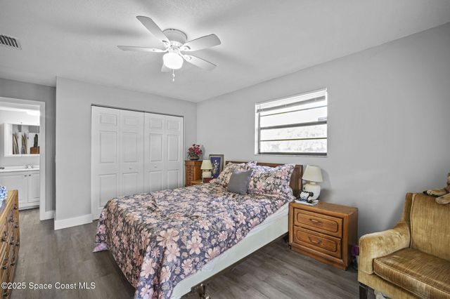 284 Emerson Drive NW, Palm Bay, FL 32907