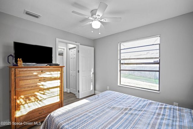 284 Emerson Drive NW, Palm Bay, FL 32907