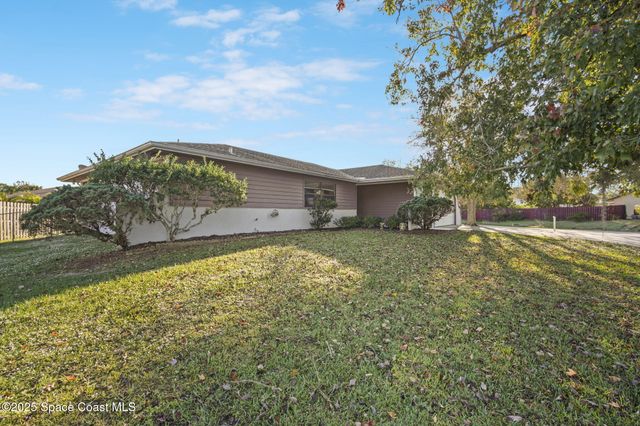 284 Emerson Drive NW, Palm Bay, FL 32907