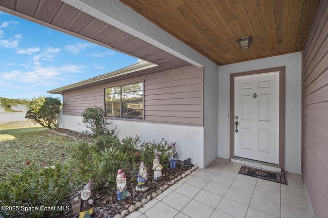 284 Emerson Drive NW, Palm Bay, FL 32907