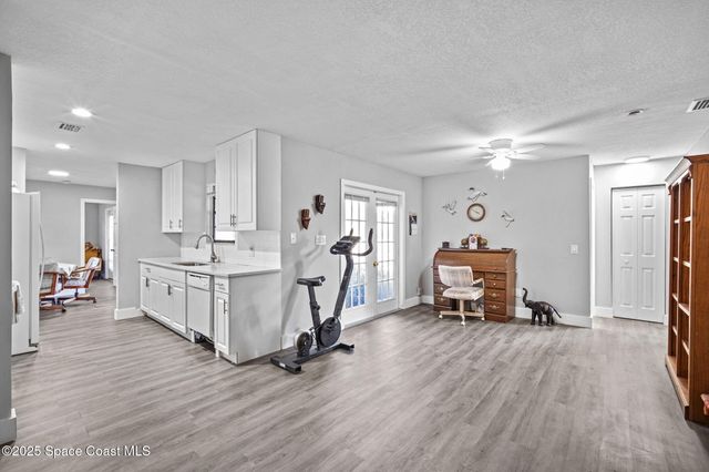 284 Emerson Drive NW, Palm Bay, FL 32907