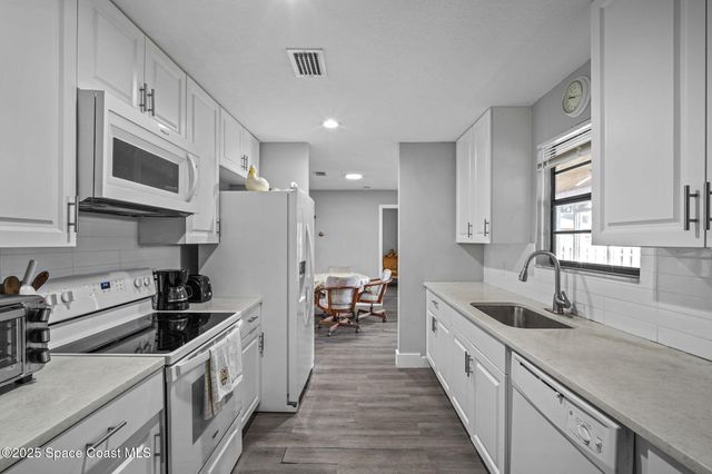 284 Emerson Drive NW, Palm Bay, FL 32907