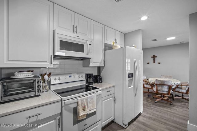 284 Emerson Drive NW, Palm Bay, FL 32907