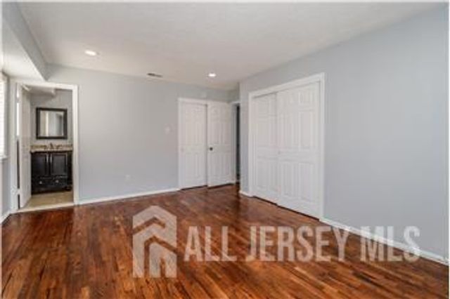 107 Edison Glen Terrace, Edison, NJ 08837