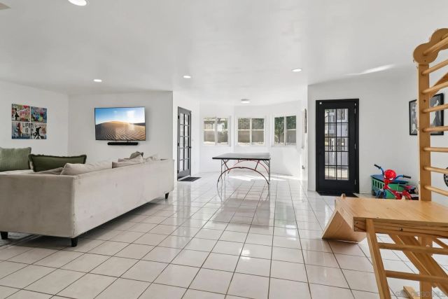 712 Paseo Del Rey, Chula Vista, CA 91910