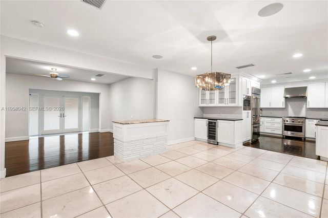 3505 Crystal View Ct, Miami, FL 33133