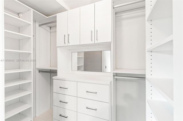 3505 Crystal View Ct, Miami, FL 33133