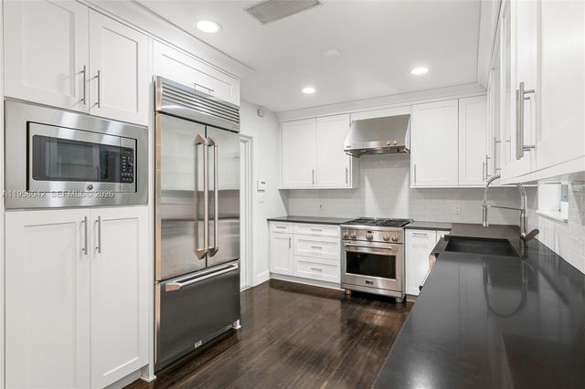 3505 Crystal View Ct, Miami, FL 33133