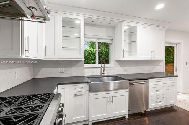 3505 Crystal View Ct, Miami, FL 33133