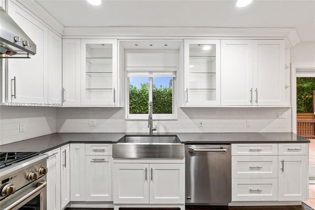 3505 Crystal View Ct, Miami, FL 33133