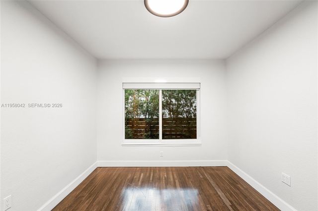 3505 Crystal View Ct, Miami, FL 33133