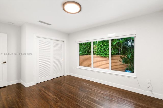 3505 Crystal View Ct, Miami, FL 33133