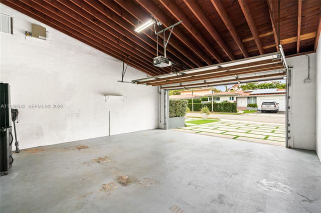 3505 Crystal View Ct, Miami, FL 33133