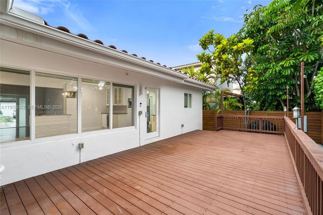 3505 Crystal View Ct, Miami, FL 33133