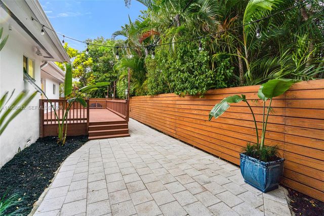 3505 Crystal View Ct, Miami, FL 33133