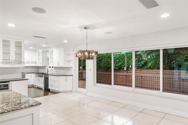 3505 Crystal View Ct, Miami, FL 33133