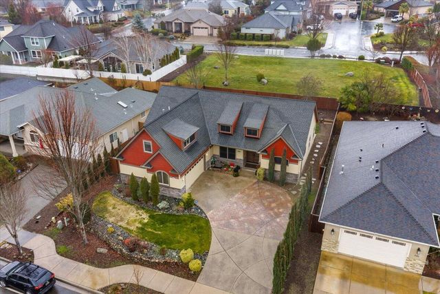 279 Robert Trent Jones Boulevard, Eagle Point, OR 97524