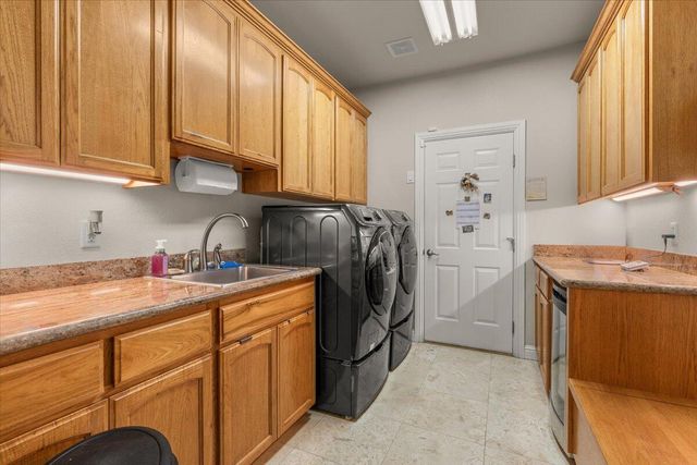 279 Robert Trent Jones Boulevard, Eagle Point, OR 97524