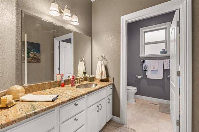 279 Robert Trent Jones Boulevard, Eagle Point, OR 97524