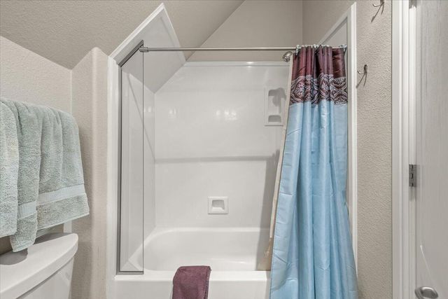 279 Robert Trent Jones Boulevard, Eagle Point, OR 97524