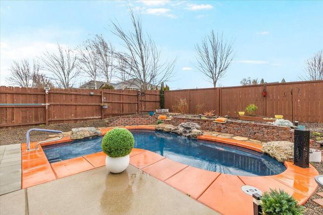 279 Robert Trent Jones Boulevard, Eagle Point, OR 97524