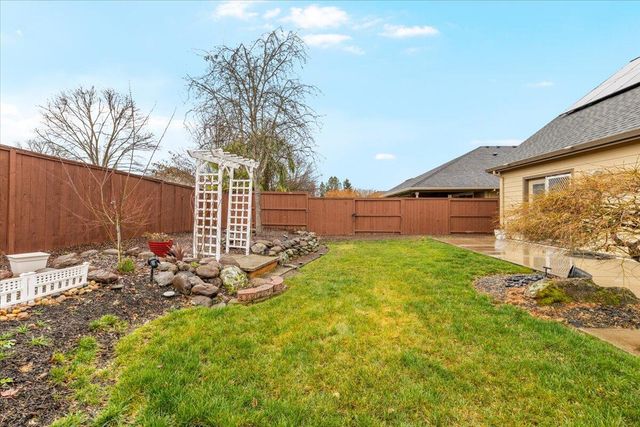 279 Robert Trent Jones Boulevard, Eagle Point, OR 97524