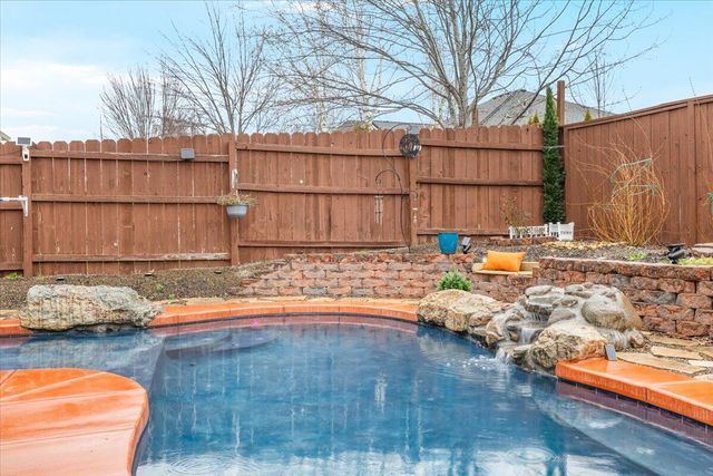 279 Robert Trent Jones Boulevard, Eagle Point, OR 97524