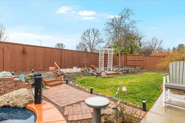 279 Robert Trent Jones Boulevard, Eagle Point, OR 97524