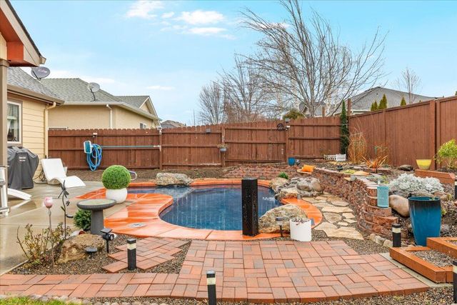 279 Robert Trent Jones Boulevard, Eagle Point, OR 97524