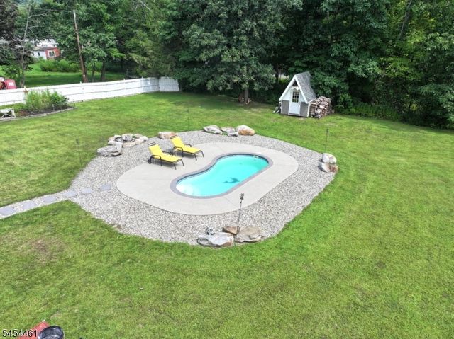 203 E Shore Culver Rd, Frankford Twp., NJ 07826