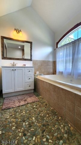 203 E Shore Culver Rd, Frankford Twp., NJ 07826