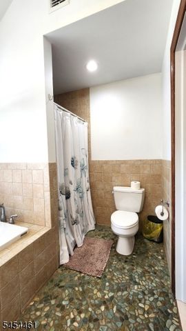 203 E Shore Culver Rd, Frankford Twp., NJ 07826