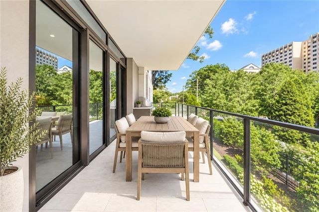 2520 Peachtree Road NW 403, Atlanta, GA 30305