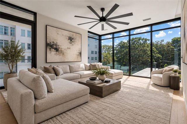 2520 Peachtree Road NW 403, Atlanta, GA 30305