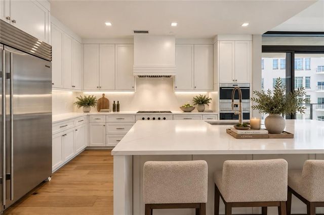 2520 Peachtree Road NW 403, Atlanta, GA 30305