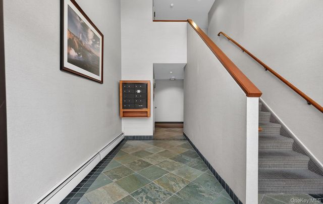 1 Toms Point Lane 6J, Port Washington, NY 11050