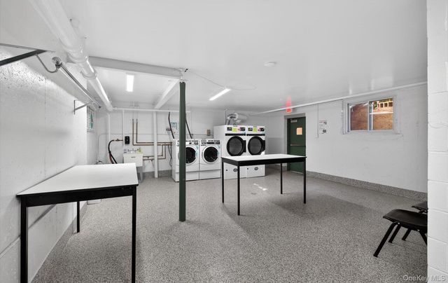 1 Toms Point Lane 6J, Port Washington, NY 11050